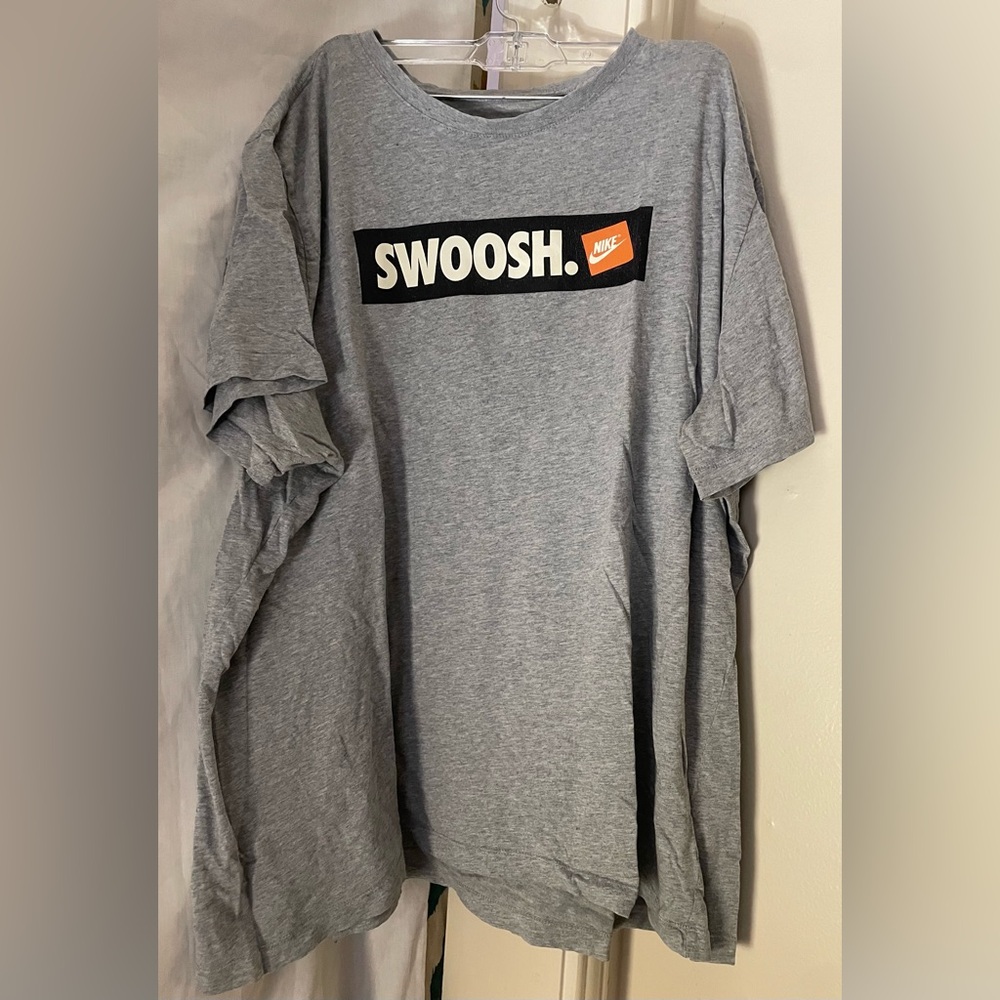The Nike Tee Swoosh Logo Men's Gray   T-Shirt XXL